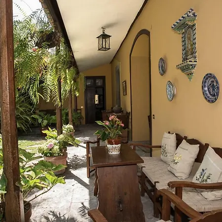 Bellasombra Suites